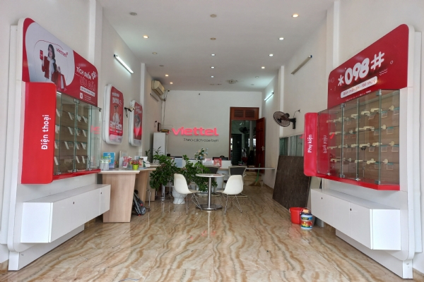 KỆ TRƯNG BÀY TẠI CỬA HÀNG VIETTEL STORE